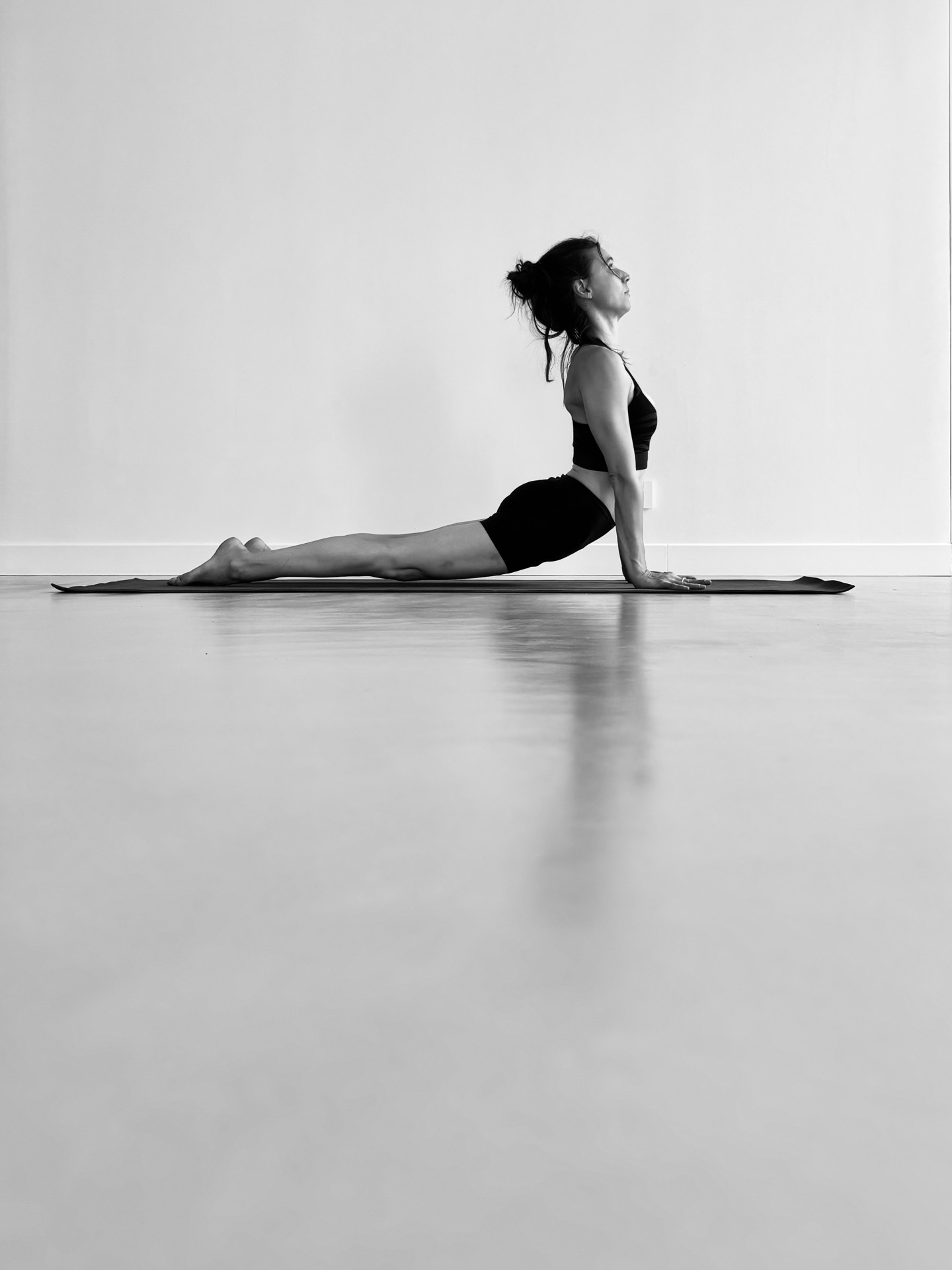 Pratique de yoga Ashtanga dans la salle de Beaulieu
